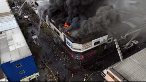 Delincuentes primerizos y cajero sin tinta para manchar billetes: Qué se sabe del robo que provocó incendio en Meiggs