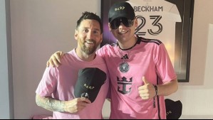 Sin lentes ni jockey: Bizarrap queda al descubierto en un partido de Messi