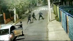 Video muestra violento asalto a transeúnte en Quinta Normal: Lo golpearon con un martillo de relojería