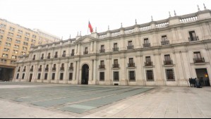 Muerte de gásfiter de La Moneda: Funcionarios de Presidencia exigen renuncia de directora administrativa