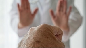 'Soy choro': Apoderado entró a la sala de clases de su hijo y golpeó a profesor en Cartagena