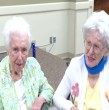 Dos gemelas estadounidenses cumplieron un hito impresionante, quienes alcanzaron los 102 años de edad. Ambas revelaron el secreto de su impresionante longevidad.