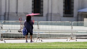 Pronostican 'ola de calor' para este fin de semana en la Región Metropolitana: Temperaturas alcanzarían los 30°C