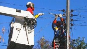 Corte de luz en Santiago: Estas son las comunas con sectores sin suministro eléctrico debido a las lluvias