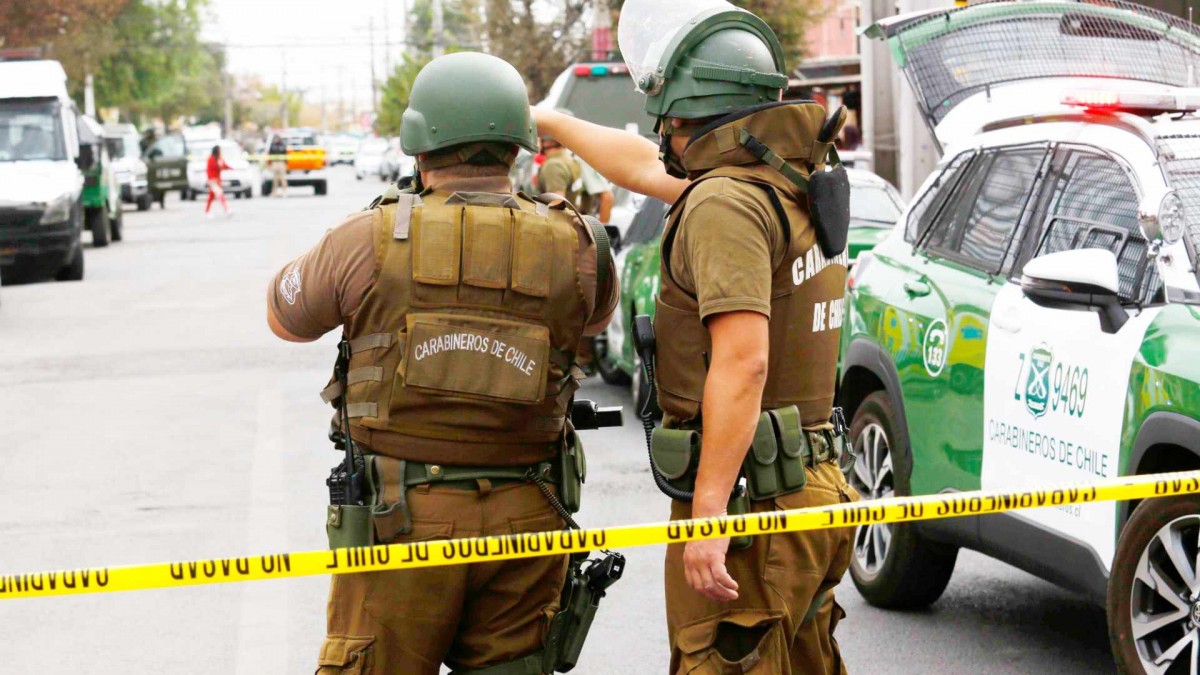 Asesinan a balazos a joven de 23 años en medio de una plaza de Talagante