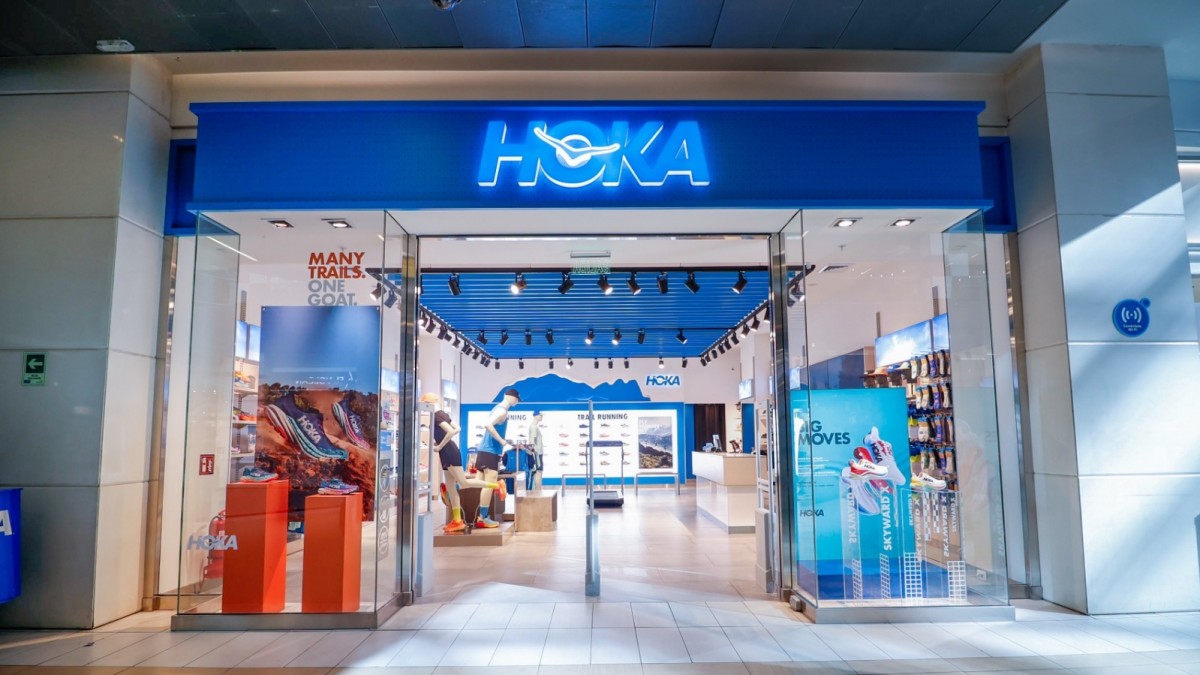 En Mall Cenco Costanera: Marca deportiva HOKA abrió su primera tienda física en Chile En Mall Cenco Costanera: Marca deportiva HOKA abrió su primera tienda física en Chile