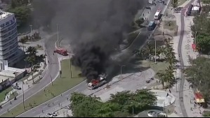 Hinchas rivales se enfrentan previo a partido de Copa Libertadores: Quemaron y saquearon un barrio de Río de Janeiro