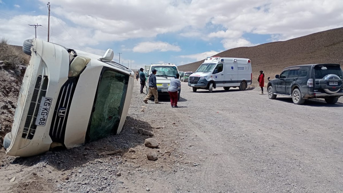 Alcalde de Colchane está entre los heridos: Doble accidente en Tarapacá deja un muerto y varios lesionados