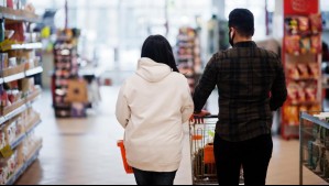 Se resbaló por derrame de detergente en el pasillo de un supermercado y ahora debe ser indemnizada