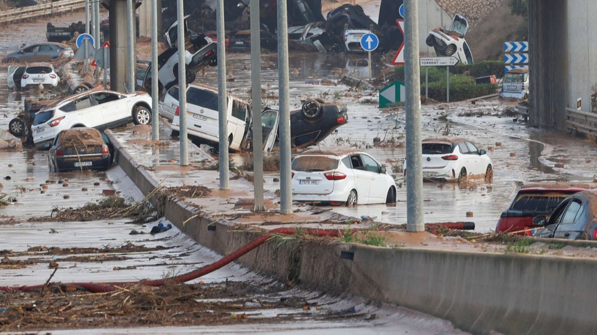 España continúa buscando víctimas tras las 'inundaciones del siglo'