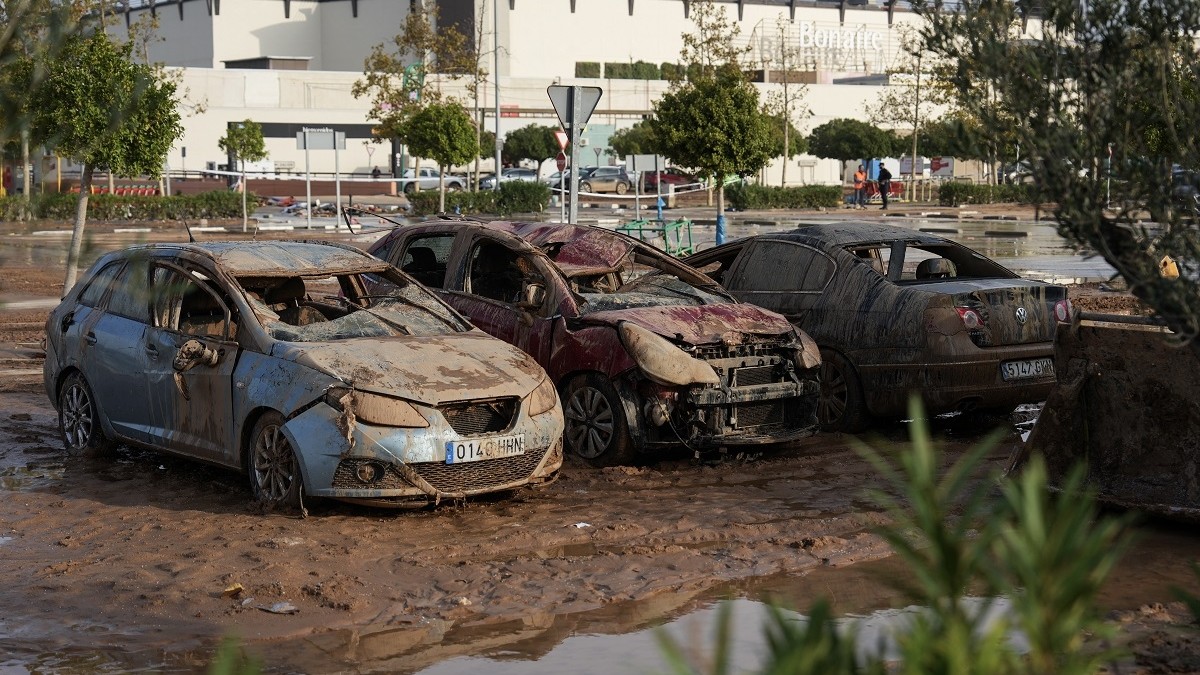 'Empezamos a escuchar los gritos y se cortó la luz': Chileno relata instantes en que inundación afectó su casa en España