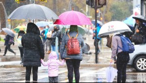 Vuelven las lluvias a la capital: Jaime Leyton pronostica precipitaciones este fin de semana en sectores de la RM