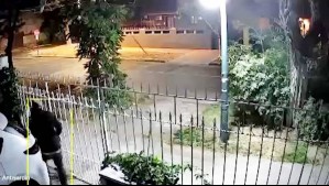 Video muestra llegada y huida de delincuentes que asaltaron a una familia en su casa en Ñuñoa