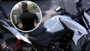 Conductor lanzó las llaves de su moto para evitar ser fiscalizado y terminó detenido por Carabineros