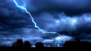 Meteorología actualiza aviso por probables tormentas eléctricas para zonas de siete regiones del país