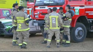 Contienen el 30% del incendio de Quilpué: Una vivienda fue afectada y brigadas trabajarán durante la noche