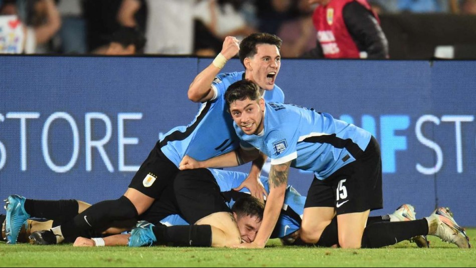 Uruguay de Marcelo Bielsa vence a Colombia en el último minuto del tiempo extra