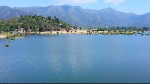 'Recién se está recuperando': Municipalidad de Paine y la Armada en disputa por conservación de la Laguna Aculeo