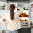 Seguramente más de alguna vez has escuchado un sonido de tipo zumbido en tu refrigerador, por ello a continuación te contamos si es normal y cuáles son las razones por las que se prodeuce.