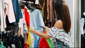 Conocida tienda del retail extiende oferta de miles de prendas a $5.000: ¿Hasta cuándo durará la promoción?
