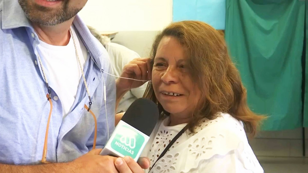 ¡El personaje de las votaciones! Mujer se enojó, contestó llamadas en vivo, rechazó un helado y conversó con Sepu