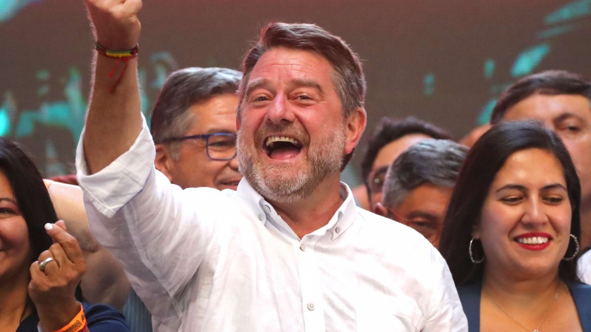 'También soy el gobernador de ellos': Claudio Orrego apela a la unidad y apunta a votantes de Francisco Orrego