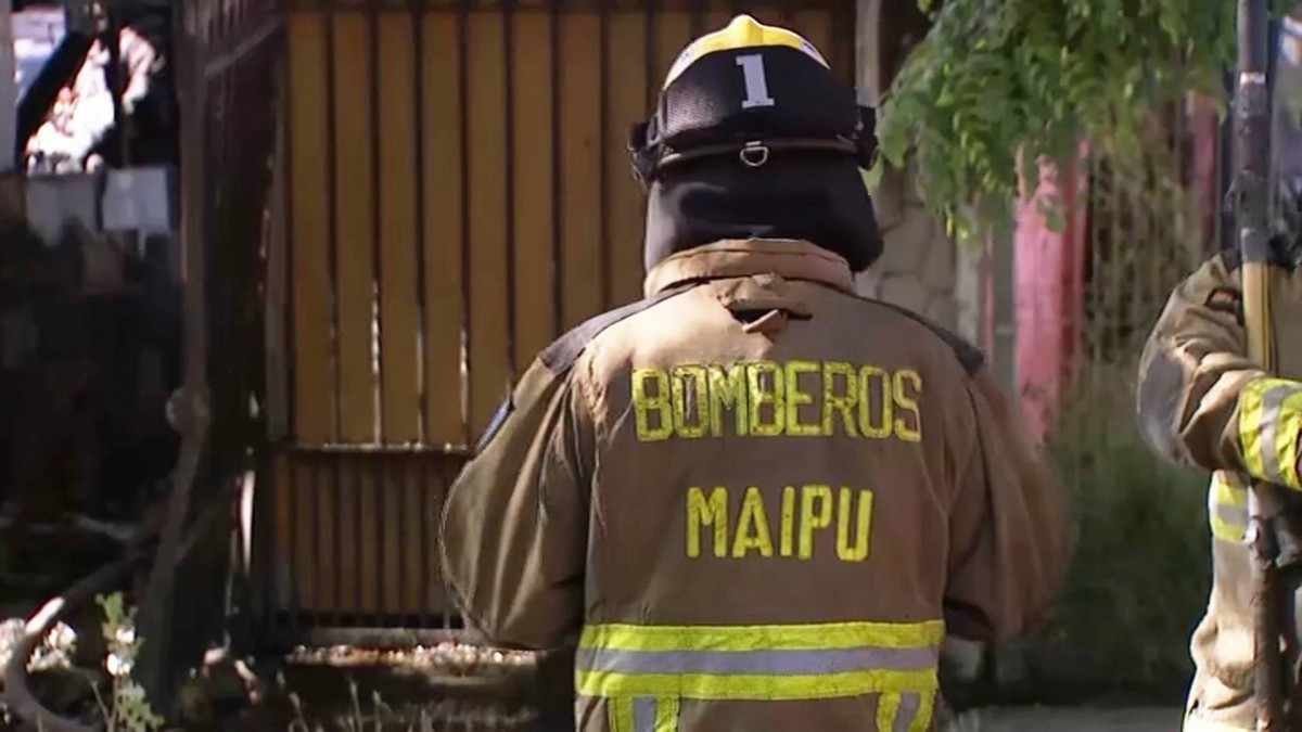 Un adulto mayor muere tras incendio en vivienda de Maipú