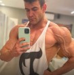 Una nueva muerte de un culturista enluta a Brasil. Con solo 28 años, un querido atleta falleció tras sufrir un infarto mientras entrenaba en el gimnasio. Conoce más detalles en esta nota informativa.