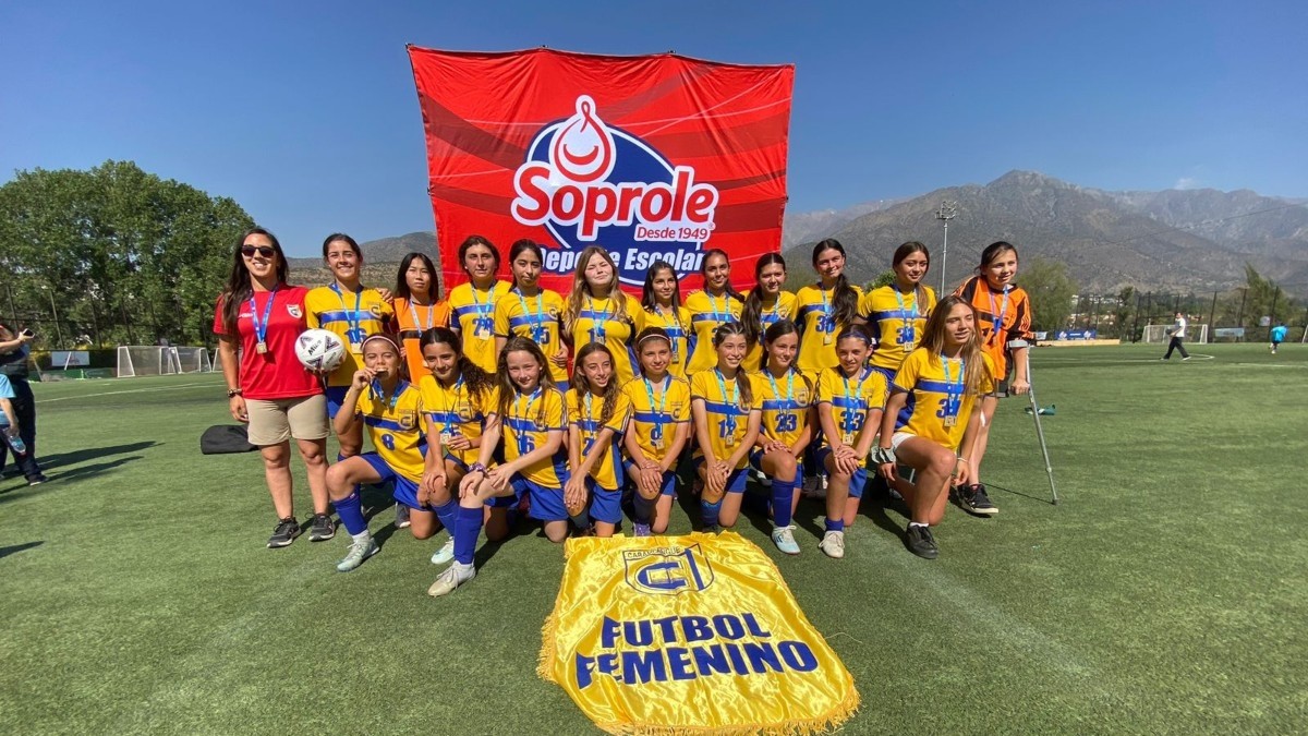 Carampangue se quedó con el título de Fútbol Soprole UC de damas en campeonato organizado por Soprole Deporte Escolar Carampangue se quedó con el título de Fútbol Soprole UC de damas en campeonato organizado por Soprole Deporte Escolar