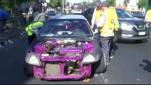 Fiscalizan auto 'Frankenstein' sin capot ni parachoques en Estación Central: 'Ni Mad Max se atrevió a tanto'