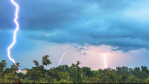 Emiten aviso por probables tormentas eléctricas en sectores de tres regiones de Chile