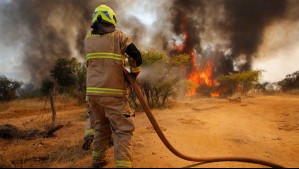 Alerta Roja: Incendio forestal en Lampa y Tiltil ya ha consumido 200 hectáreas