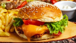 Cadena de hamburguesas en quiebra suma nuevo dolor de cabeza: ¿Qué pasará con sus sucursales?