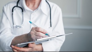 Investigan a médico cirujano por abuso sexual: Habría atacado a dos de sus pacientes en San Felipe