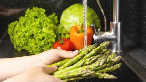 Estos son los alimentos que no debes lavar antes de cocinar