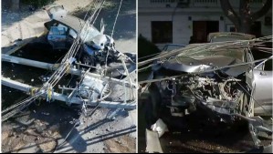 Así quedó el auto que derribó postes en Providencia: Conductor iba en estado de ebriedad