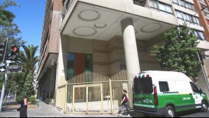 Lo que se sabe del hombre que fue encontrado amarrado sin vida dentro de un departamento en Santiago