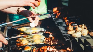 Insólito: Parrillero muere en restaurante de Argentina y sus compañeros debieron seguir trabajando a un lado del cadáver