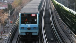 Grafiteros en un tren provocan retraso en la frecuencia de una de las líneas de Metro