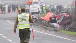 Menor muere y tres personas permanecen en riesgo vital tras accidente en Ruta 5 Sur a la altura del Maule