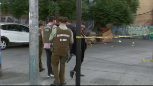 Ciclista disparó contra hombre que estacionaba autos: Un muerto y un herido deja balacera en sector de la Vega