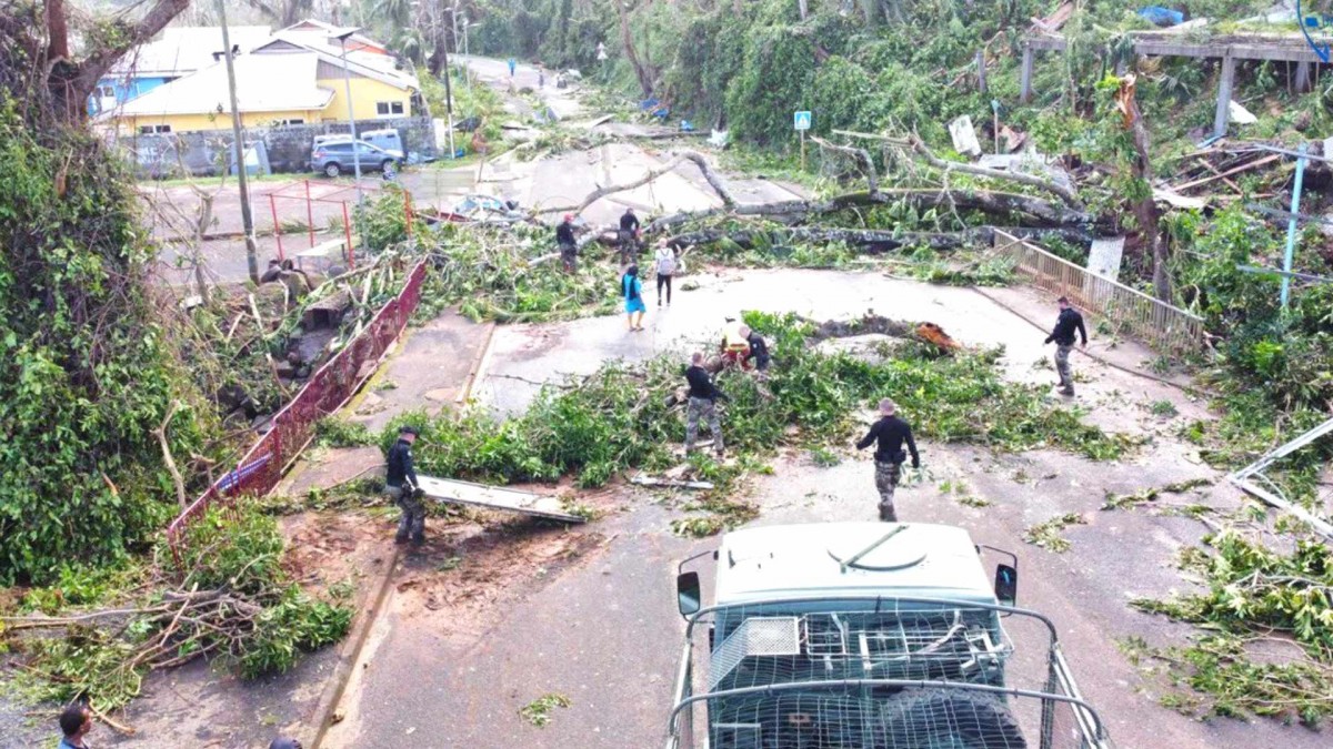 Francia declara estado de 'calamidad natural excepcional' tras devastador paso del ciclón Chido