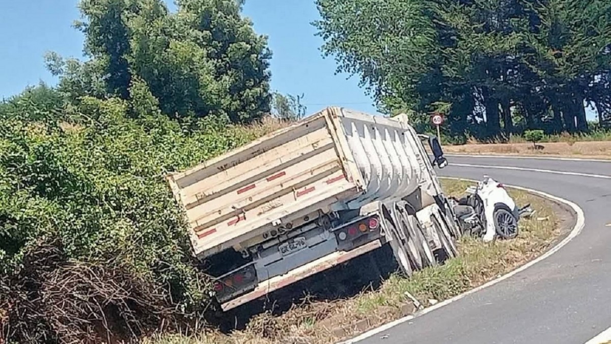 Tragedia en víspera de Navidad: Muere esposa e hijo de capitán de Carabineros tras accidente de tránsito en Cañete