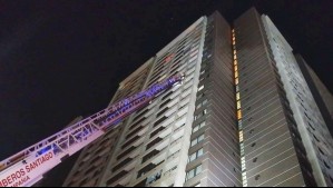 Incendio afecta a edificio en Estación Central: 800 vecinos fueron evacuados