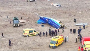 Accidente aéreo en Kazajistán: Hay 32 sobrevivientes y 35 probables muertos