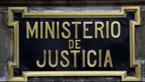 Hay sueldos que superan el millón de pesos: ¿Qué ofertas laborales tiene el Ministerio de Justicia?