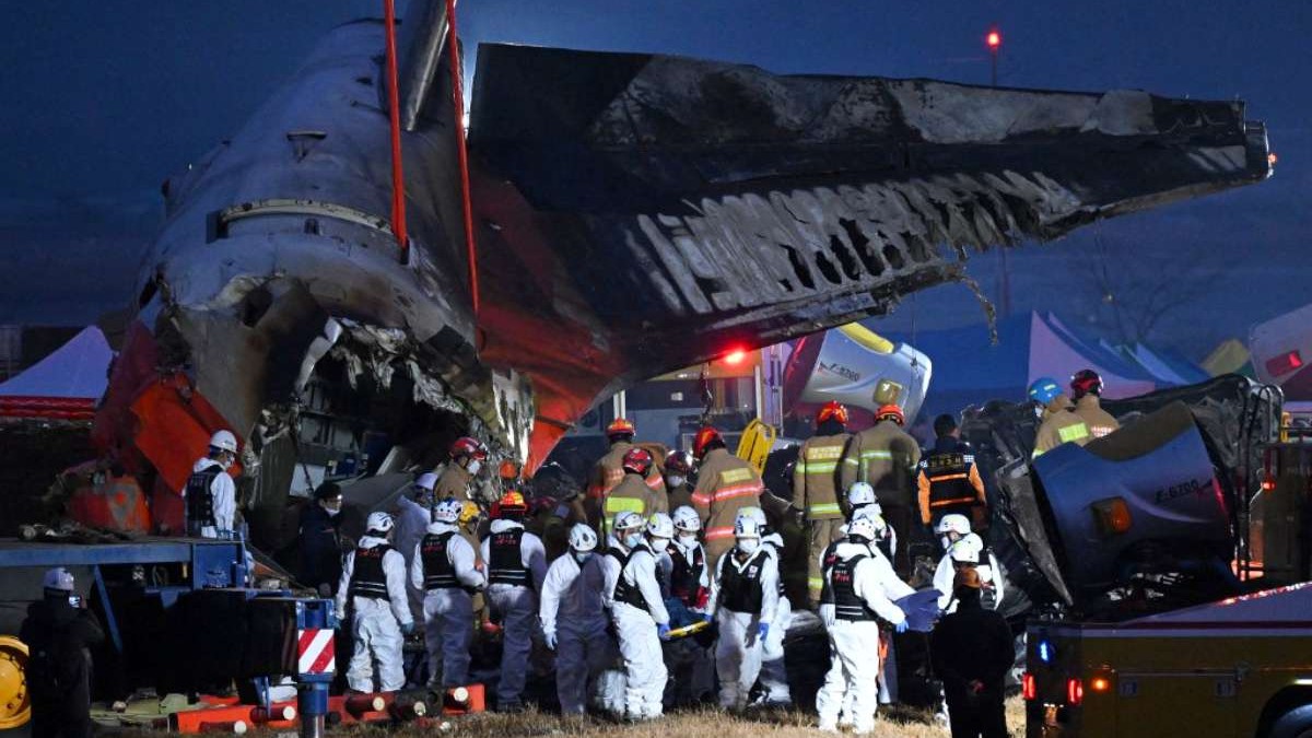 Más de 160 personas fallecidas en choque de avión en Corea del Sur: Video muestra momento de la tragedia