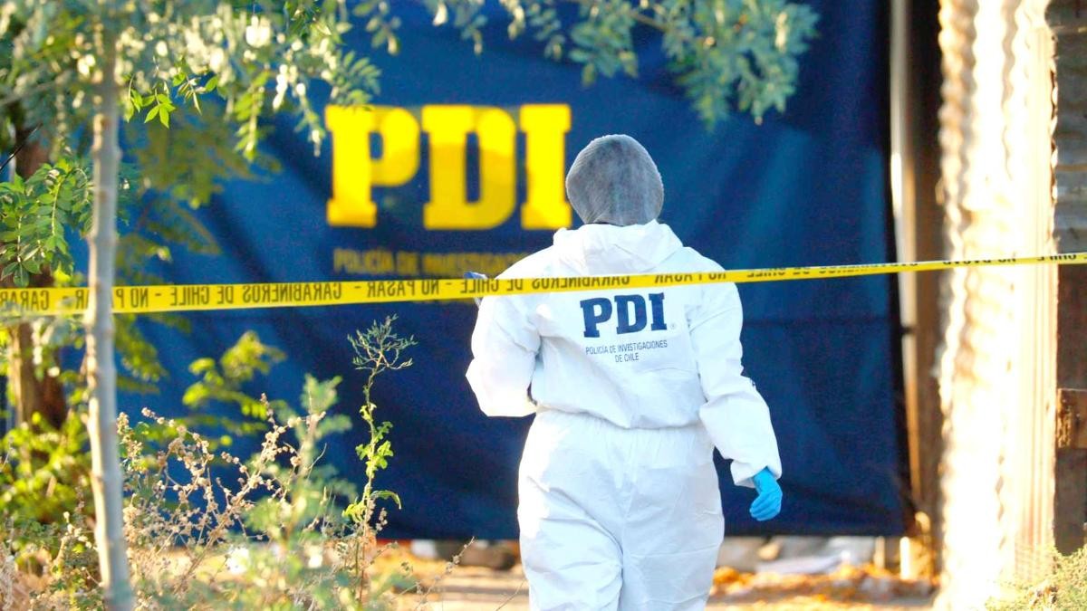 Investigan homicidio de mujer con 'arma cortante' en San Clemente: Fue encontrada sin vida en plena vía pública