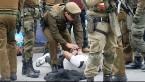 Detienen a conductor que intentó sobornar a Carabineros con $100 mil: No tenía licencia e incumplía arresto domiciliario por robo