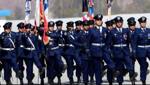 ¿Cuánto gana un oficial recién egresado de la Escuela de Aviación? Estos son los sueldos en la FACh según el grado